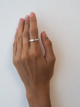 Cargar imagen en el visor de la galería, Anillo Daisy