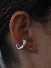 Cargar imagen en el visor de la galería, Earcuff Iara