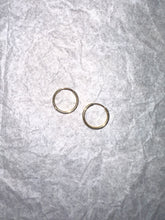 Cargar imagen en el visor de la galería, Argollitas Diario oro 18k