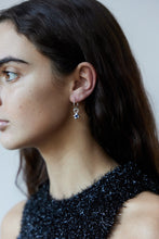 Cargar imagen en el visor de la galería, Argollitas Dana