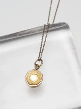 Cargar imagen en el visor de la galería, Colgante Moneda