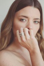 Cargar imagen en el visor de la galería, Conjunto anillos Cosmos