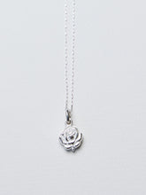 Cargar imagen en el visor de la galería, Relicario Rosita