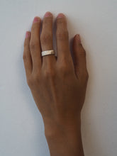 Cargar imagen en el visor de la galería, Anillo Canelón