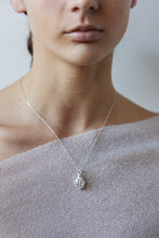 Cargar imagen en el visor de la galería, Relicario Rosita