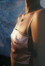 Cargar imagen en el visor de la galería, Relicario Rosita