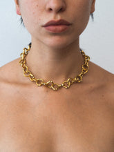 Load image into Gallery viewer, Cadena Piercing Bronce Larga CHAU
