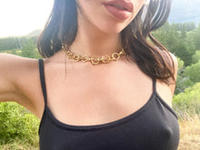 Load image into Gallery viewer, Cadena Piercing Bronce Larga CHAU
