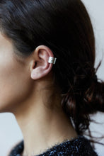 Load image into Gallery viewer, Earcuff 777
